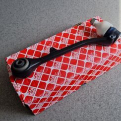 Priekšējas piekares svira priekš