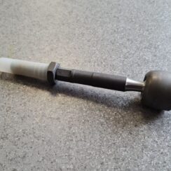 Stūres mehānisma stienis priekš