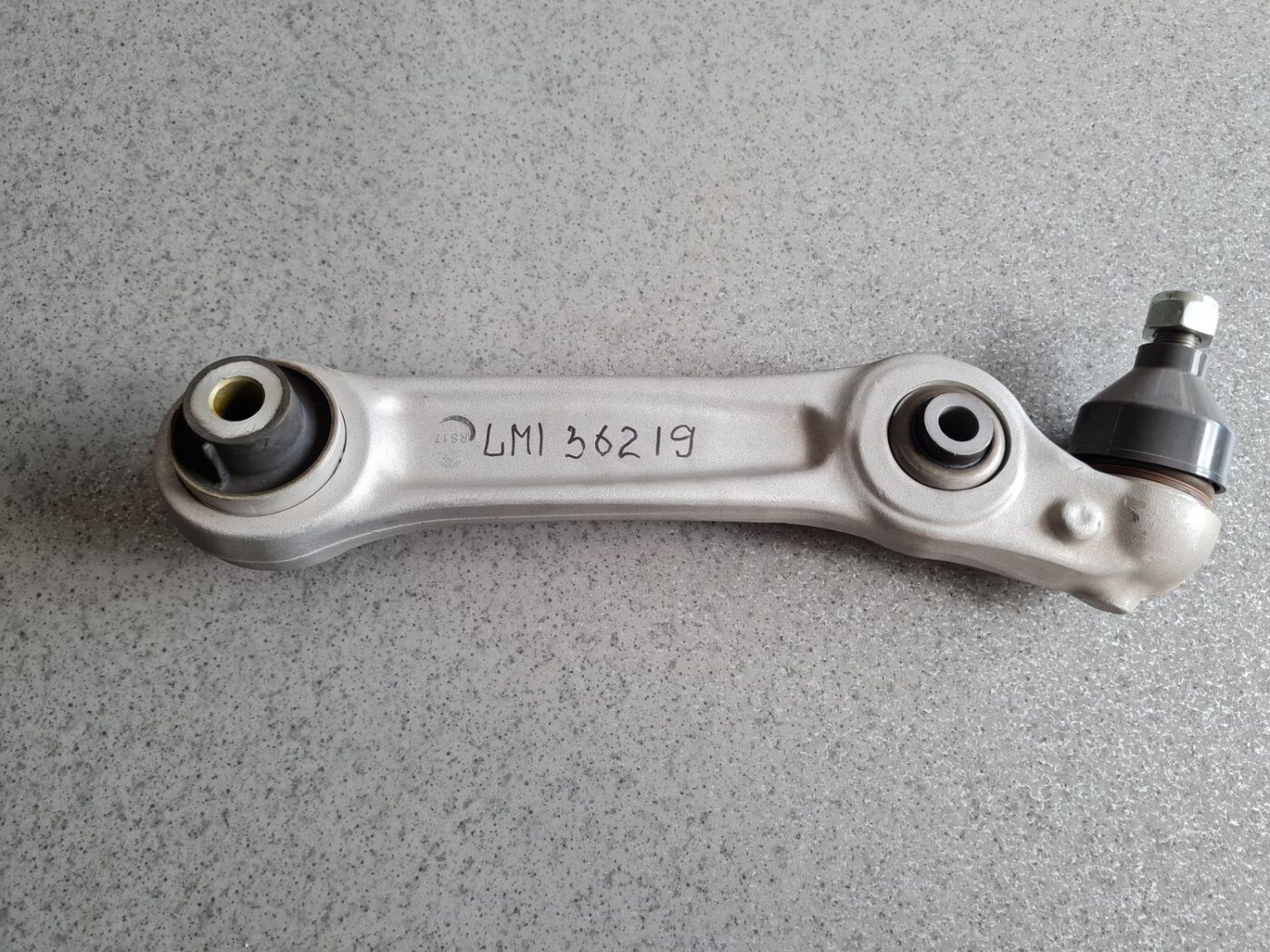 Priekšējas piekares svira priekš 2 Priekšējas piekares svira priekš