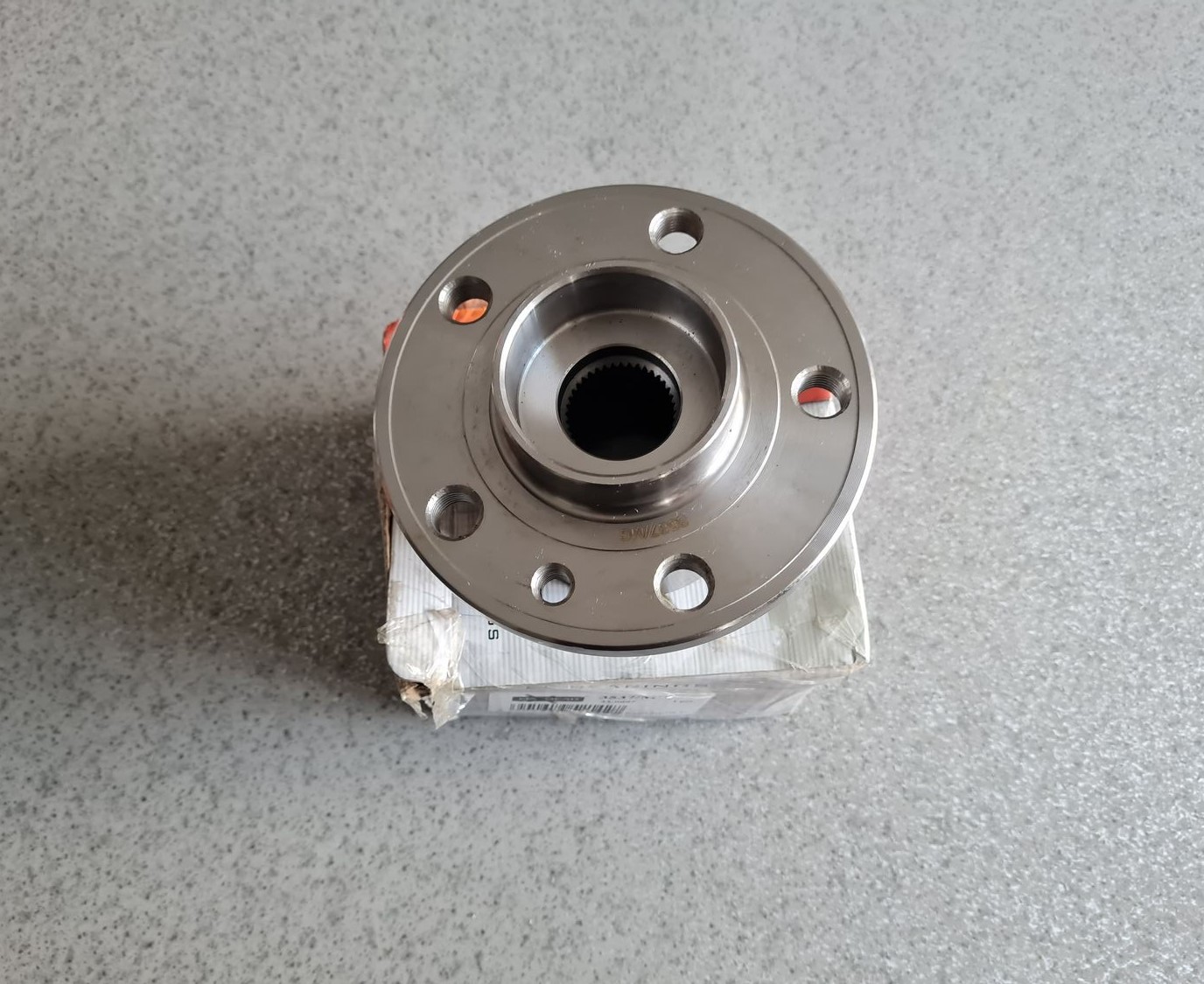 Riteņa rumbas gultnis priekš 1 Riteņa rumbas gultnis priekš