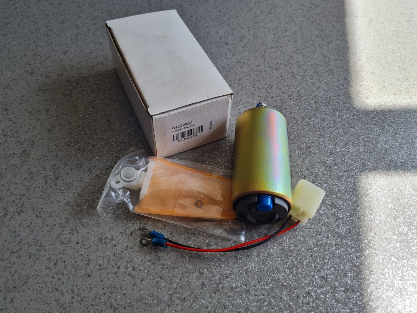 Degvielas tvertnes sūknis priekš 1 Degvielas tvertnes sūknis priekš