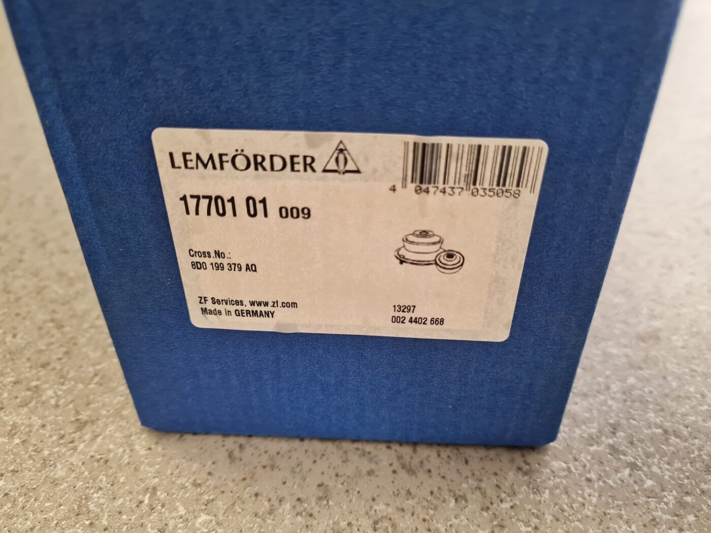 Dzinēja spilvens priekš 3 Dzinēja spilvens priekš