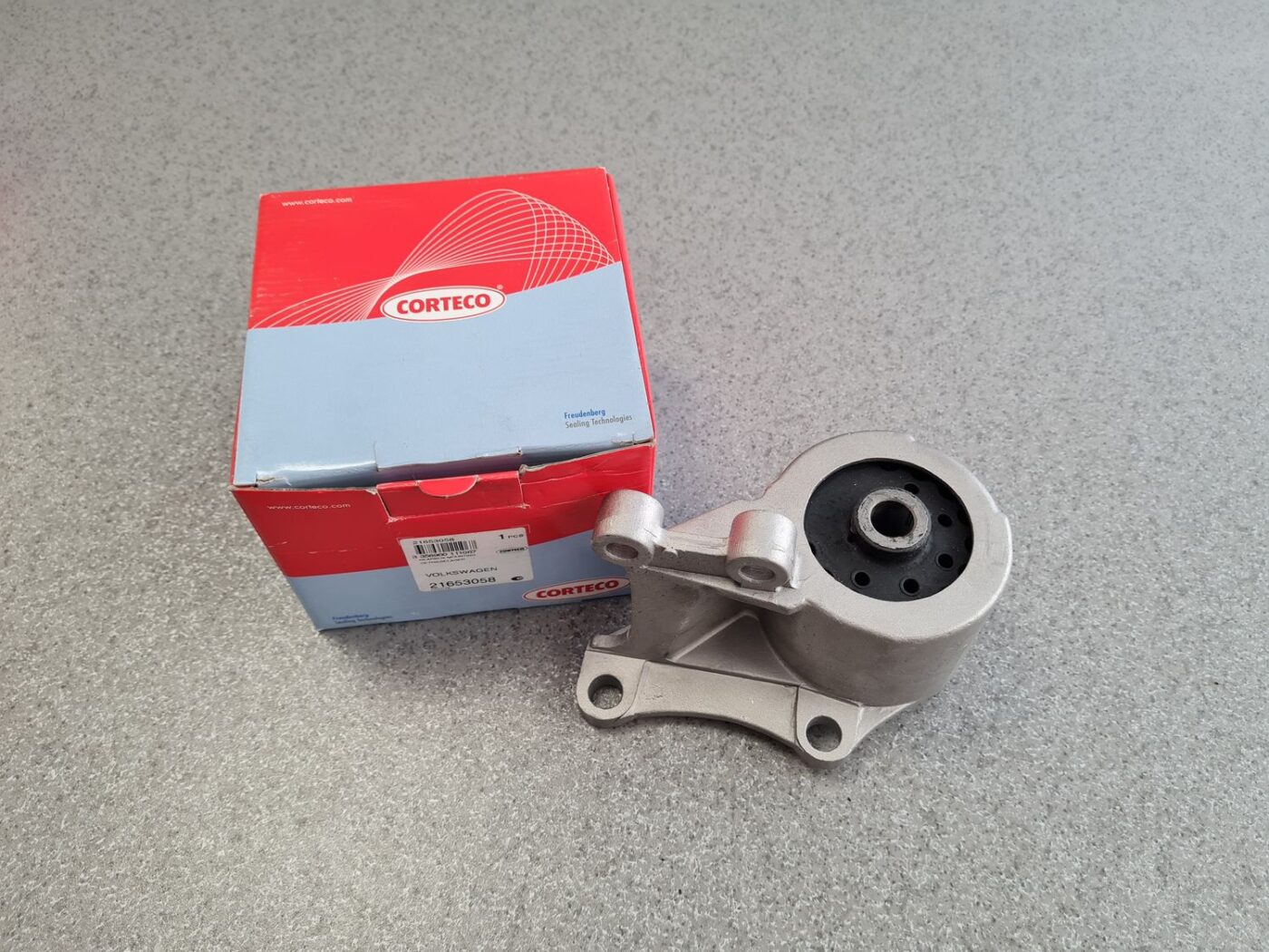 Ātrumkārbas kronšteins priekš 2 Ātrumkārbas kronšteins priekš