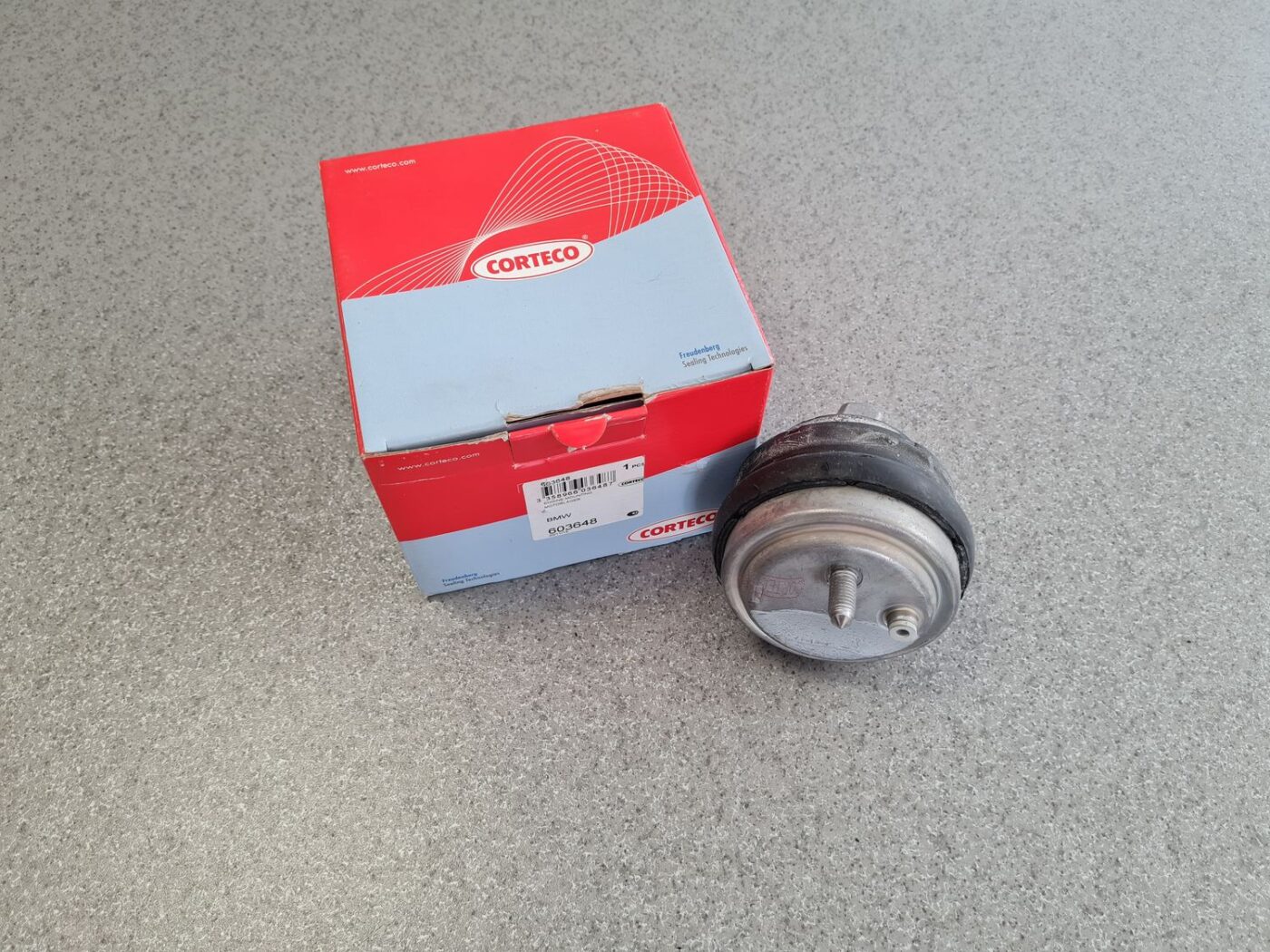 Dzinēja spilvens priekš 2 Dzinēja spilvens priekš