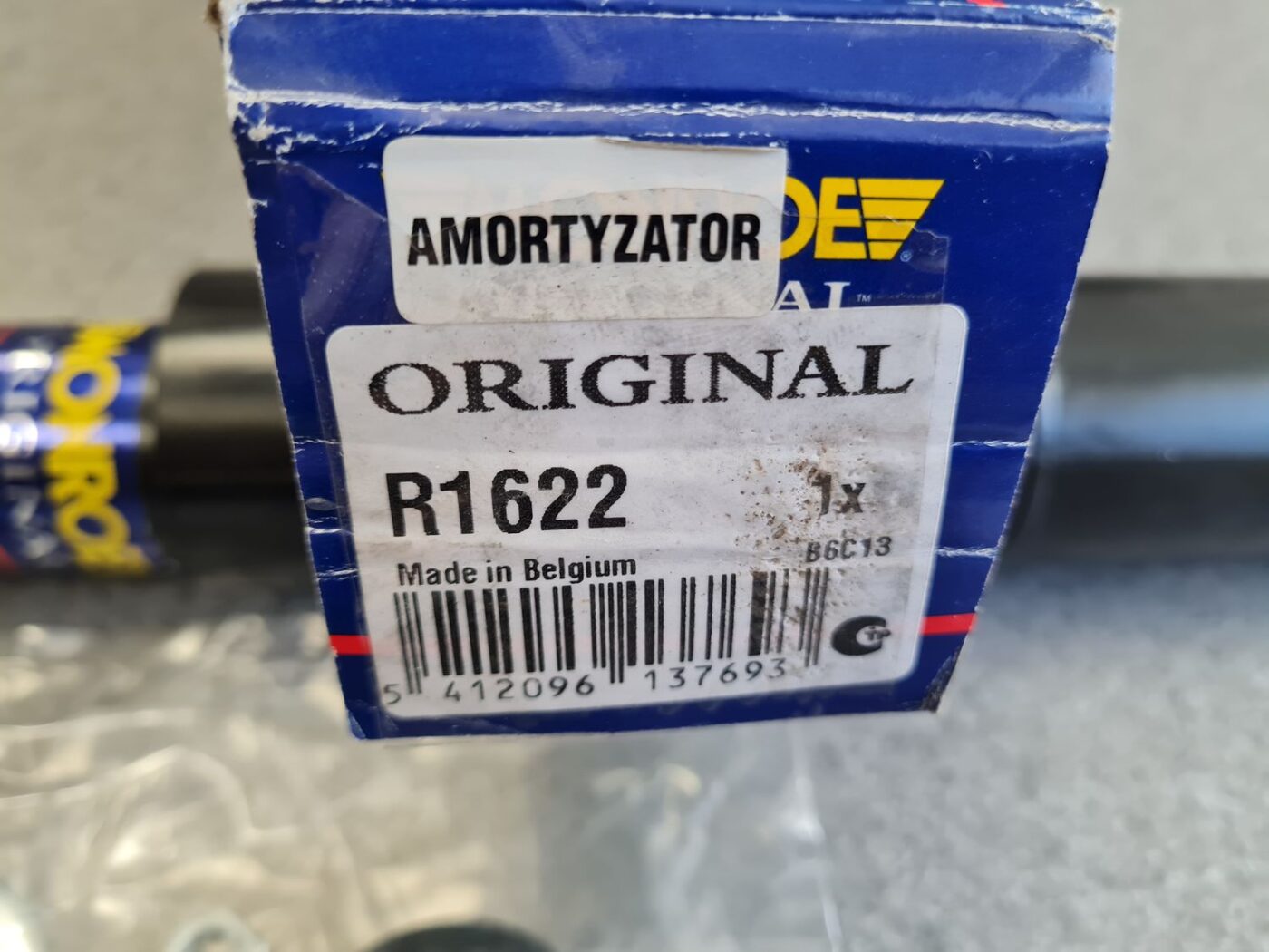 Aizmugurējais amortizators priekš 2 Aizmugurējais amortizators priekš