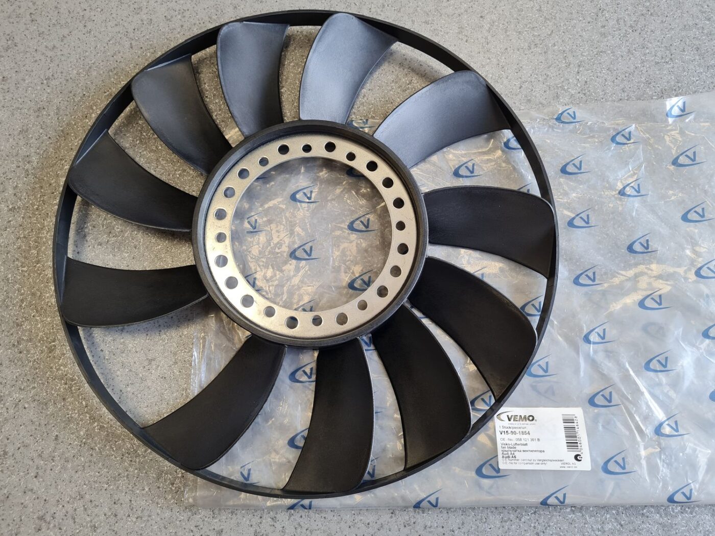 Dzesēšanas radiatora ventilators priekš 2 Dzesēšanas radiatora ventilators priekš