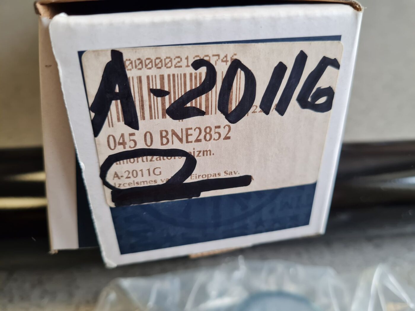 Aizmugurējais amortizators priekš 3 Aizmugurējais amortizators priekš