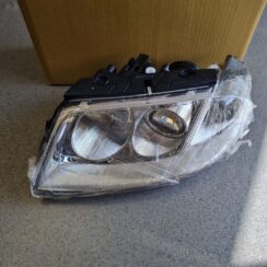 Priekšējais kreisais lukturis priekš