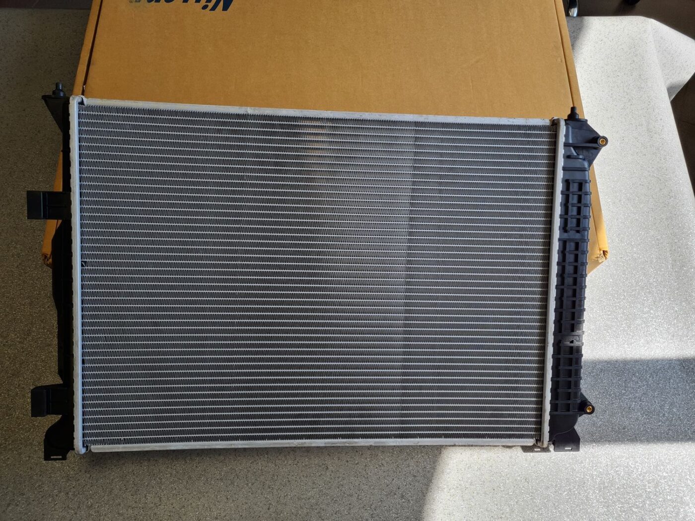 Dzesēšanas radiators priekš 4 Dzesēšanas radiators priekš