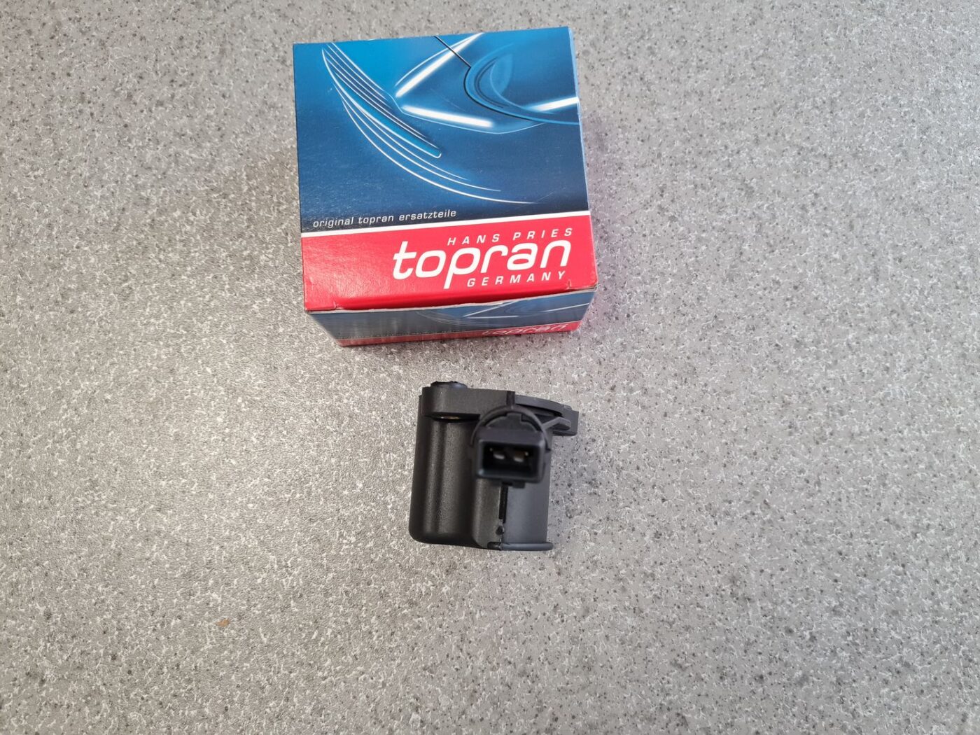 Atpakaļgaitas lukturu slēdzis priekš 4 Atpakaļgaitas lukturu slēdzis priekš