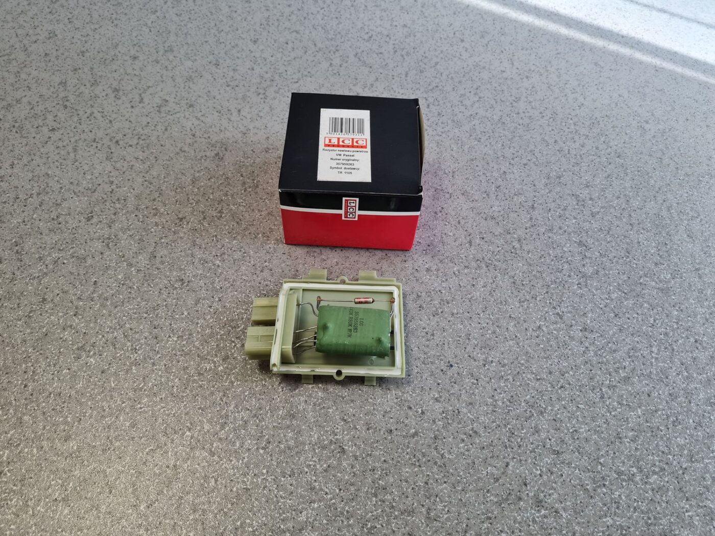 Salona ventilatora rezistors priekš 1 Salona ventilatora rezistors priekš