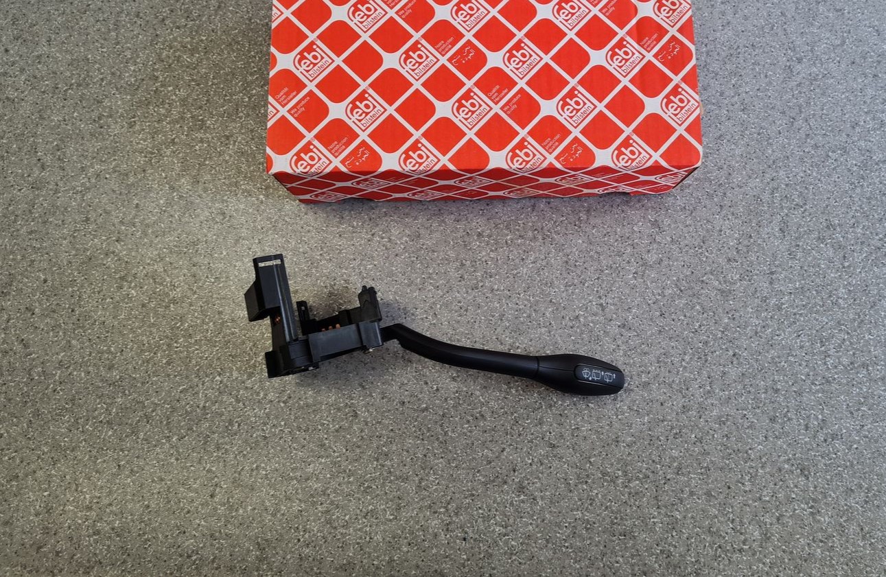 Stikla tīrītāja slēdzis priekš 2 Stikla tīrītāja slēdzis priekš