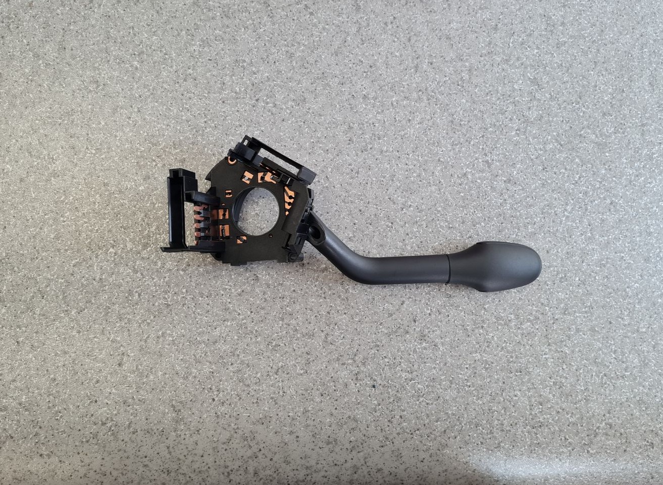 Stikla tīrītāja slēdzis priekš 4 Stikla tīrītāja slēdzis priekš