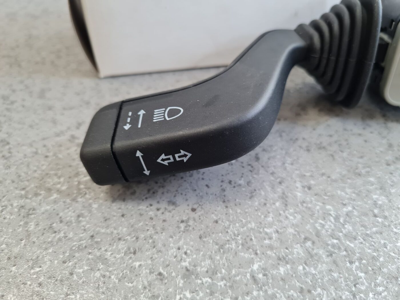 Pagrieziena rādītāju slēdzis priekš 2 Pagrieziena rādītāju slēdzis priekš