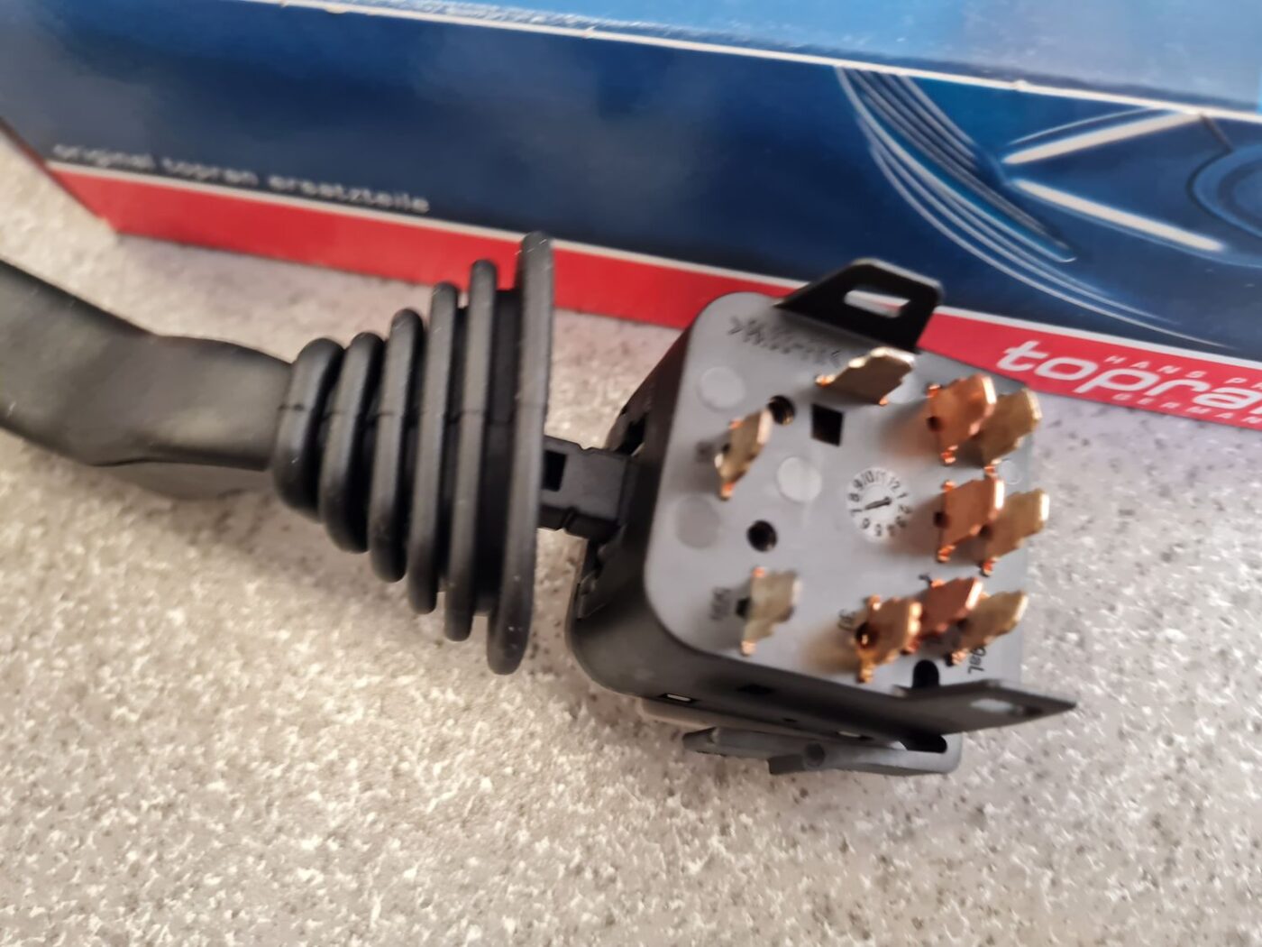 Pagrieziena rādītāju slēdzis priekš 4 Pagrieziena rādītāju slēdzis priekš