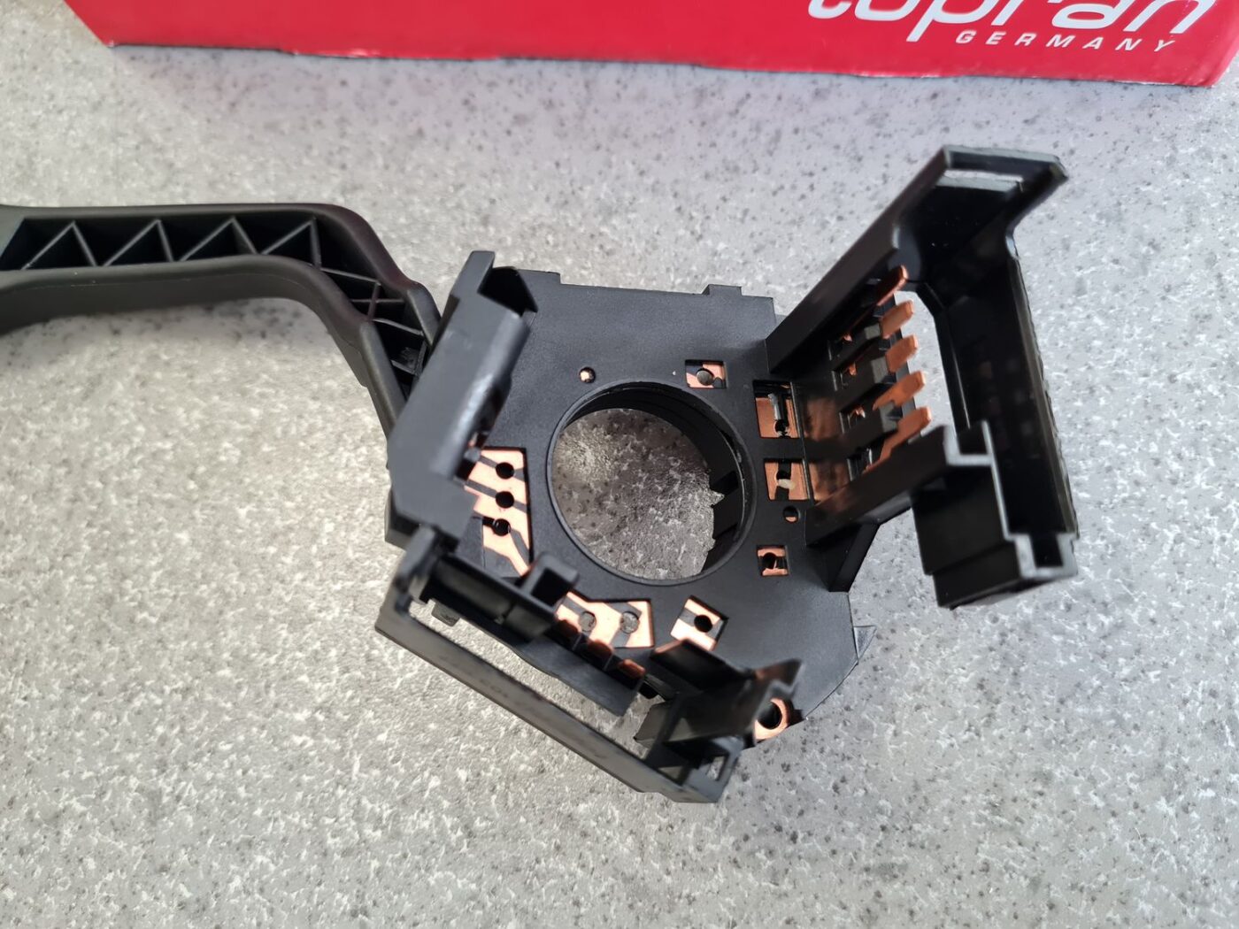 Stikla tīrītāja slēdzis priekš 4 Stikla tīrītāja slēdzis priekš