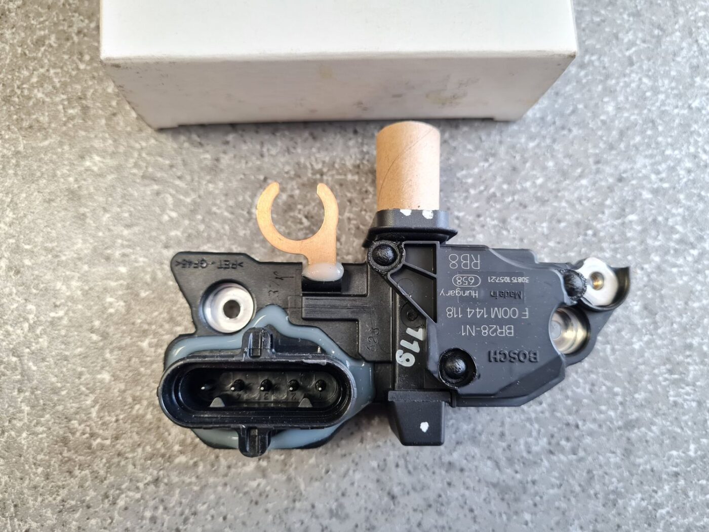 Ģeneratora sprieguma regulators priekš 2 Ģeneratora sprieguma regulators priekš