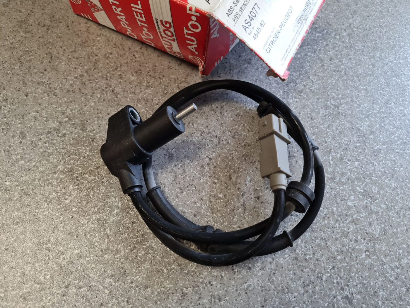 ABS devējs priekš 2 ABS devējs priekš