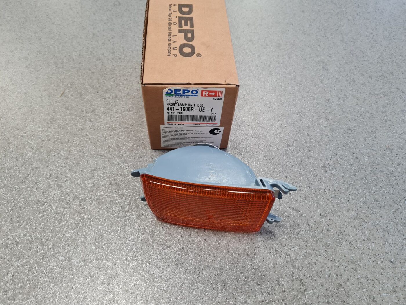 Pagrieziena signala lukturis priekš 1 Pagrieziena signala lukturis priekš