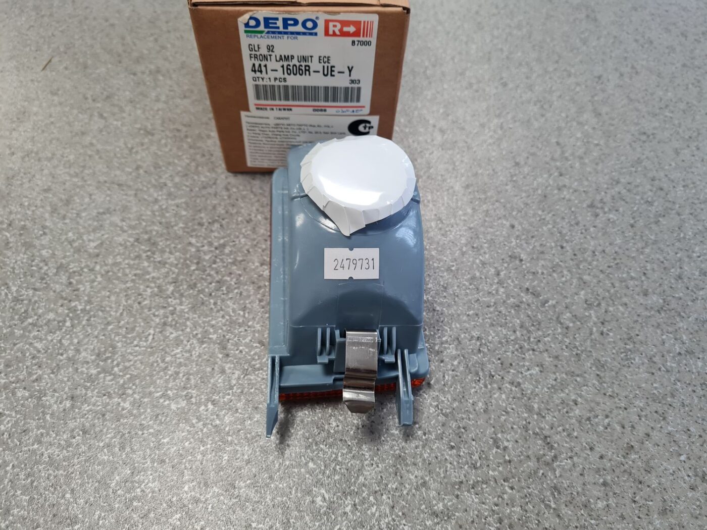 Pagrieziena signala lukturis priekš 4 Pagrieziena signala lukturis priekš