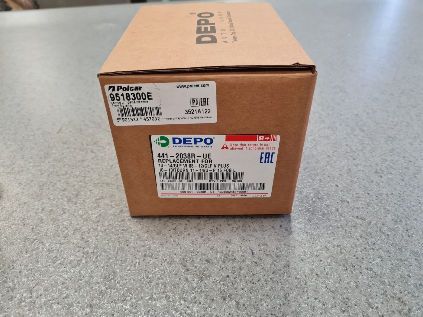 Miglas lukturis priekšā labajā pusē priekš 3 Miglas lukturis priekšā labajā pusē priekš