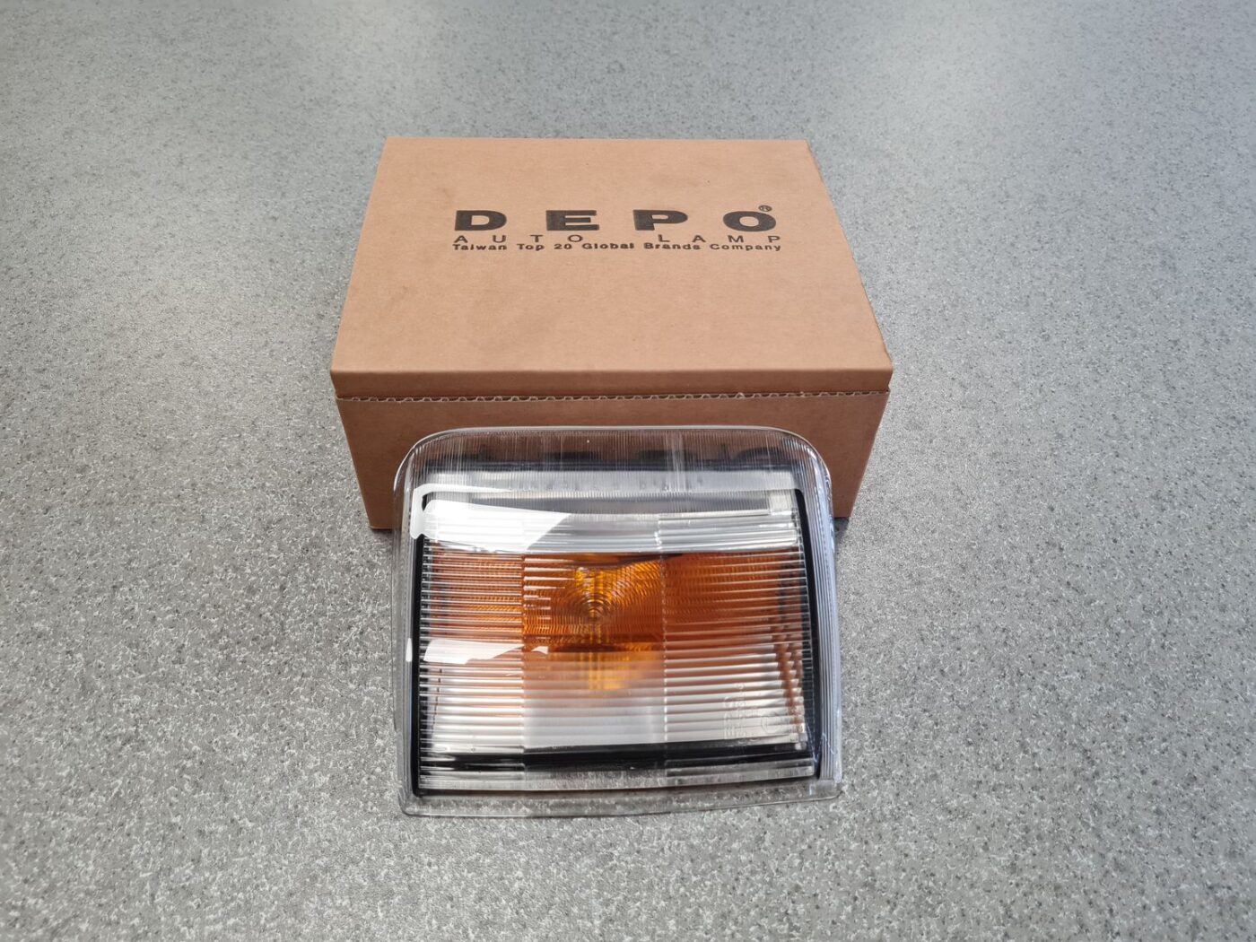 Pagrieziena signala lukturis priekš 1 Pagrieziena signala lukturis priekš