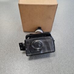 Miglas lukturis priekšā labajā pusē priekš