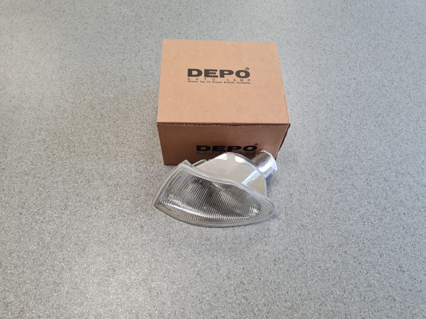 Pagrieziena signala lukturis priekš 1 Pagrieziena signala lukturis priekš