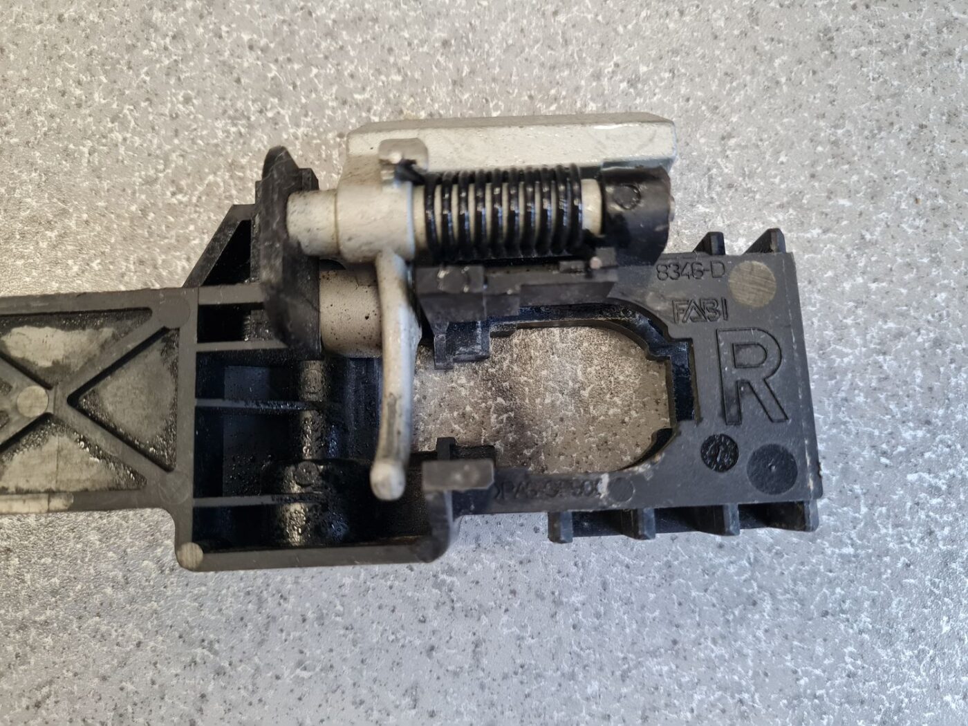 Durvju roktura iekšējais stiprinājums priekš NISSAN PATHFINDER 2006 7 Durvju roktura iekšējais stiprinājums priekš NISSAN PATHFINDER 2006