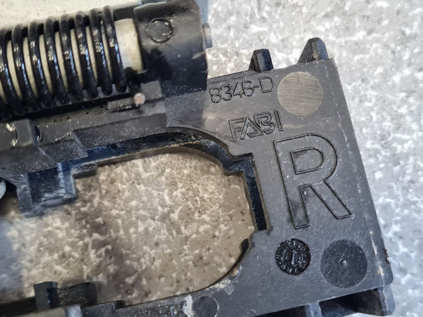 Durvju roktura iekšējais stiprinājums priekš NISSAN PATHFINDER 2006 6 Durvju roktura iekšējais stiprinājums priekš NISSAN PATHFINDER 2006