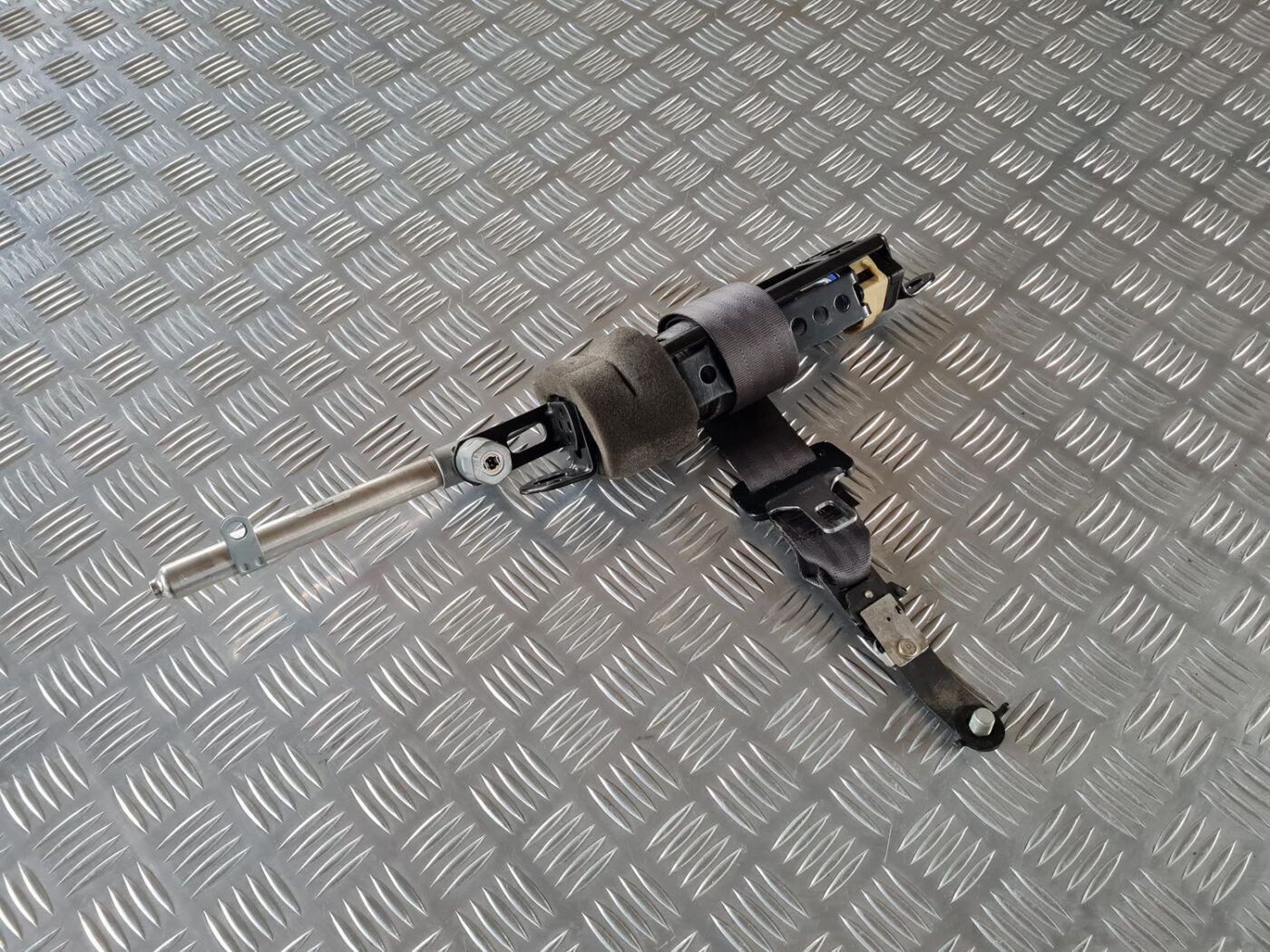 Priekšējā labā drošības josta priekš SAAB 9-5 1999 3 Priekšējā labā drošības josta priekš SAAB 9-5 1999