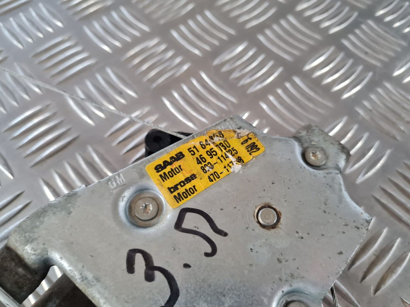 Stikla pacelšanas mehānisms aizmugurējais kreisais priekš SAAB 9-5 1999 4 Stikla pacelšanas mehānisms aizmugurējais kreisais priekš SAAB 9-5 1999