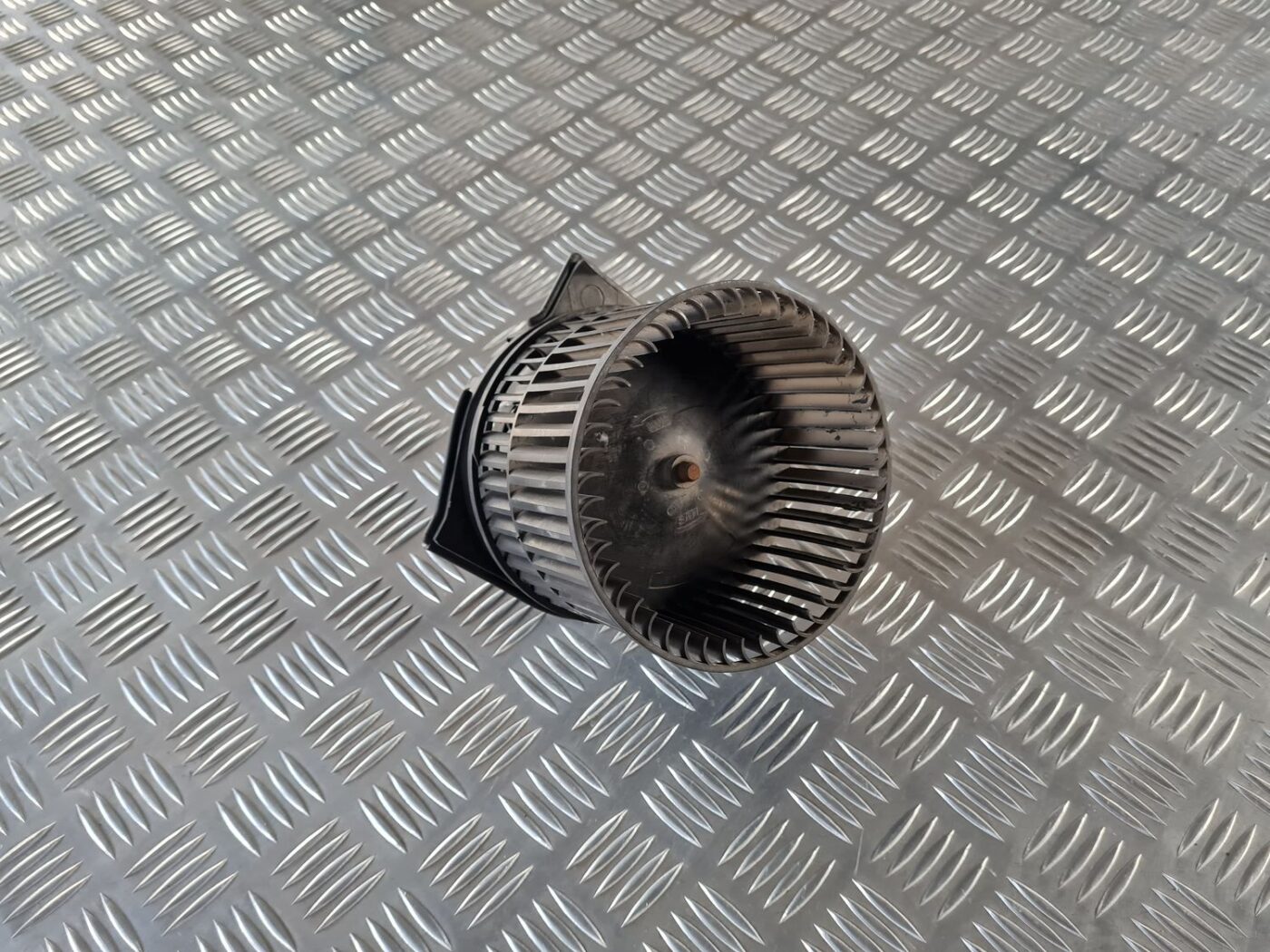 Salona ventilators priekš SAAB 9-5 1999 3 Salona ventilators priekš SAAB 9-5 1999