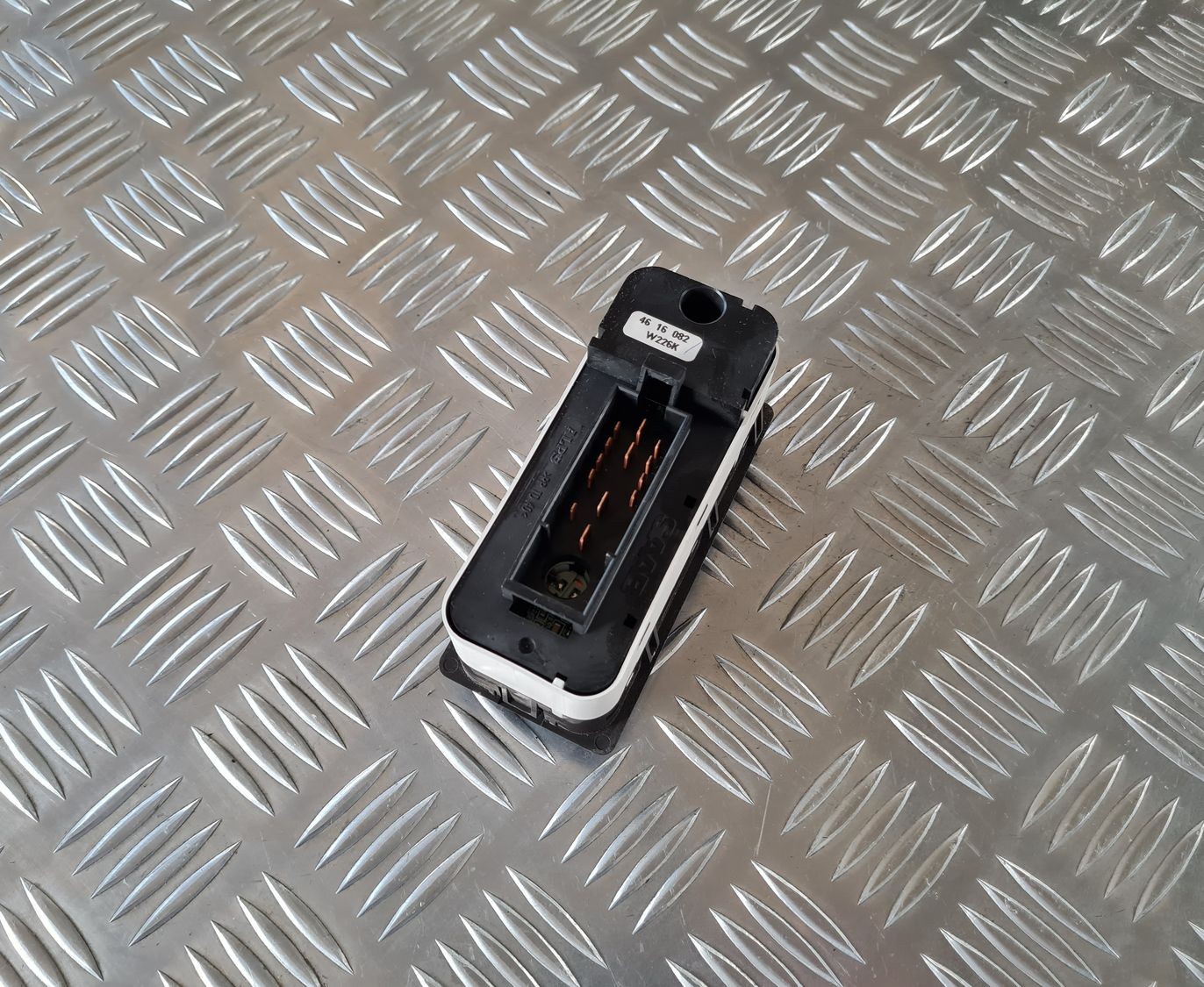 Šofera durvju slēdža pogas priekš SAAB 9-5 1999 2 Šofera durvju slēdža pogas priekš SAAB 9-5 1999