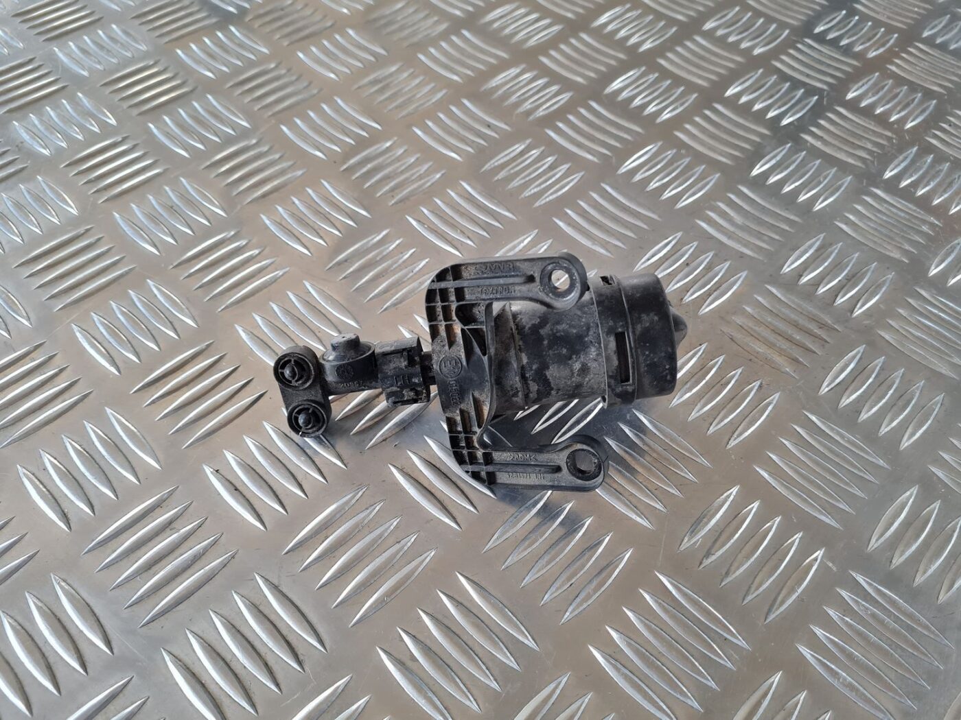 Lukturu mazgātāja sprausla priekš SAAB 9-5 1999 2 Lukturu mazgātāja sprausla priekš SAAB 9-5 1999