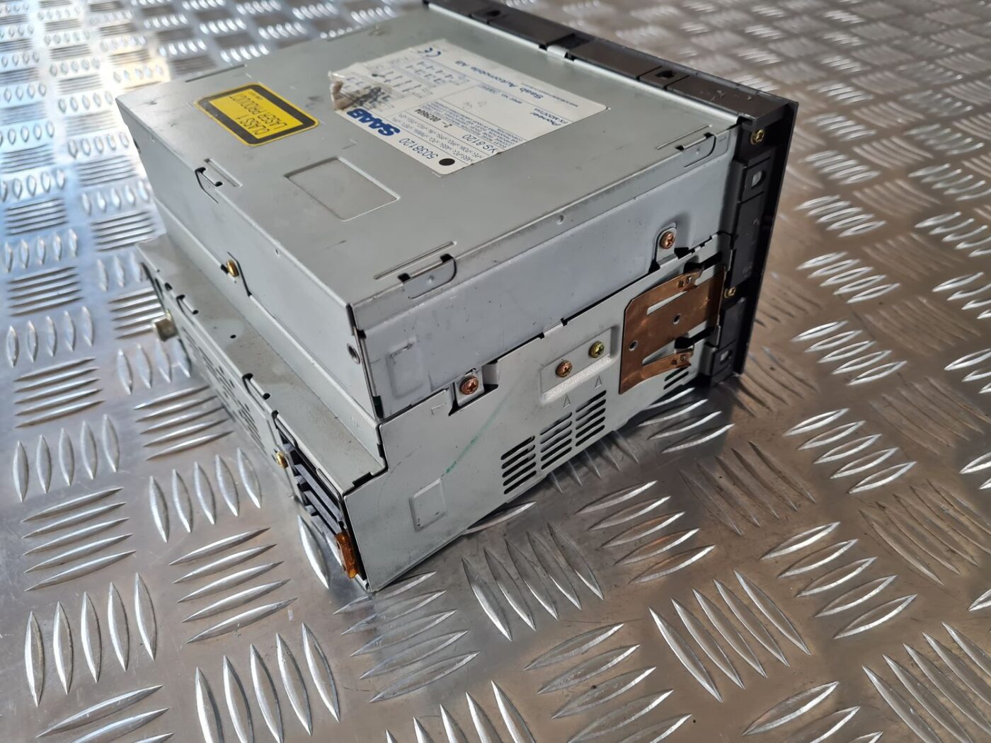 CD/DVD/Navigācijas bloks priekš SAAB 9-5 1999 4 CD/DVD/Navigācijas bloks priekš SAAB 9-5 1999