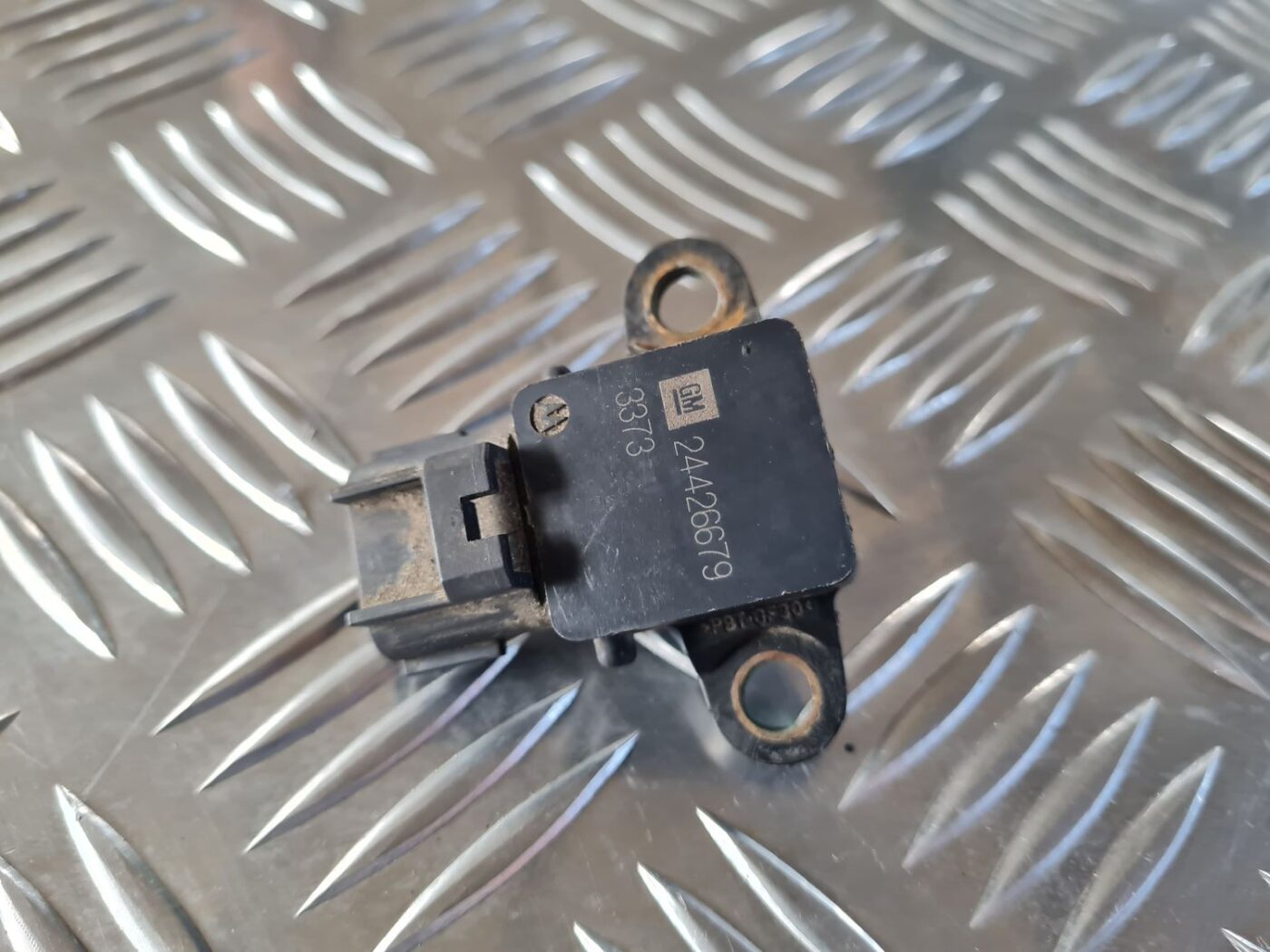 Gaisa spiediena devējs priekš SAAB 9-5 1999 2 Gaisa spiediena devējs priekš SAAB 9-5 1999