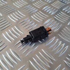 Bremžu signāla slēdzis priekš SAAB 9-5 1999