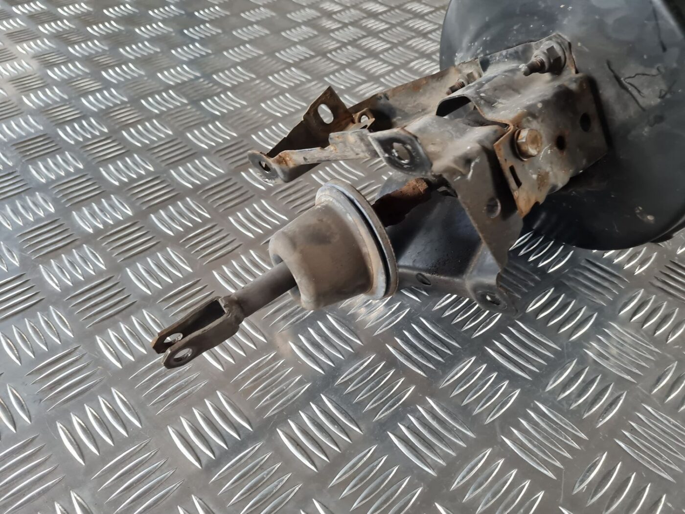 Vakuuma bremžu pastiprinātājs priekš SAAB 9-5 1999 2 Vakuuma bremžu pastiprinātājs priekš SAAB 9-5 1999