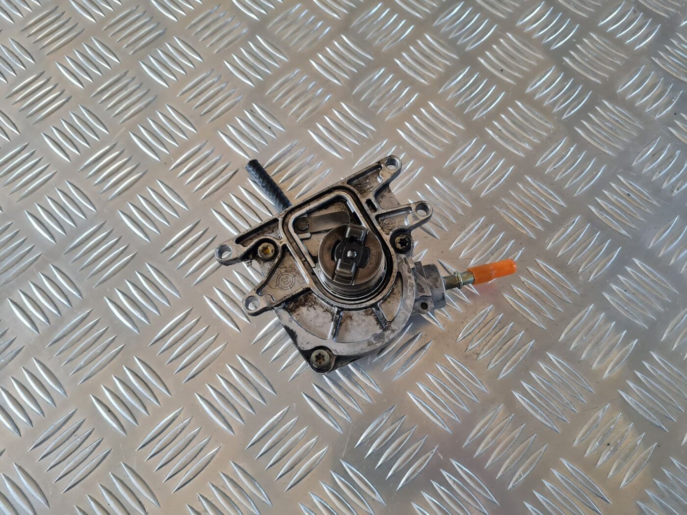 Vakuuma sūknis priekš SAAB 9-5 1999 2 Vakuuma sūknis priekš SAAB 9-5 1999