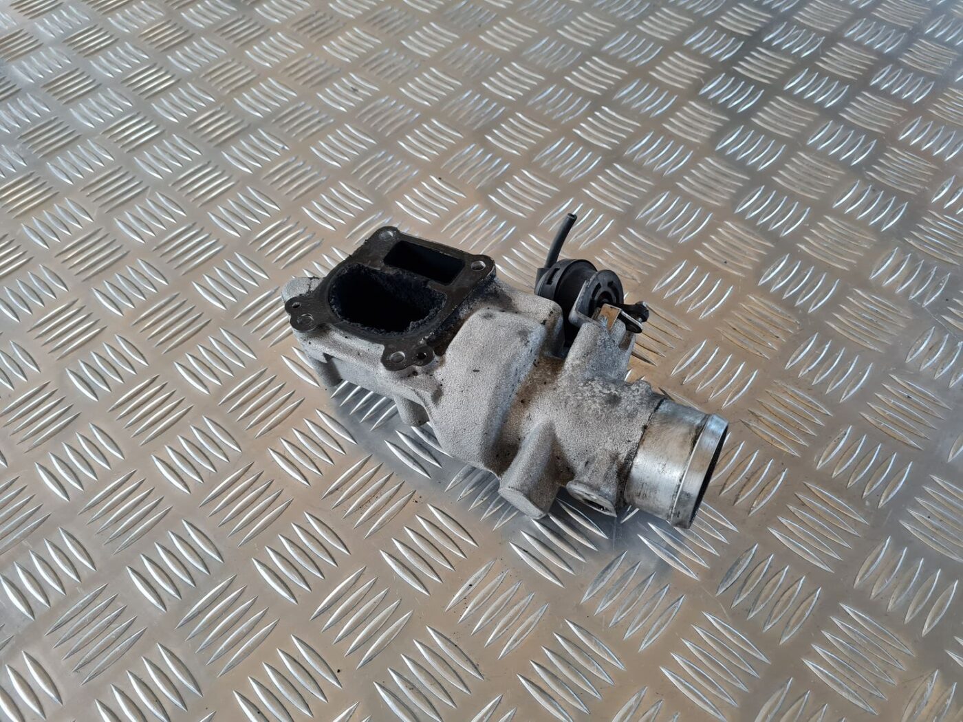 Droseļvārsts priekš SAAB 9-5 1999 3 Droseļvārsts priekš SAAB 9-5 1999