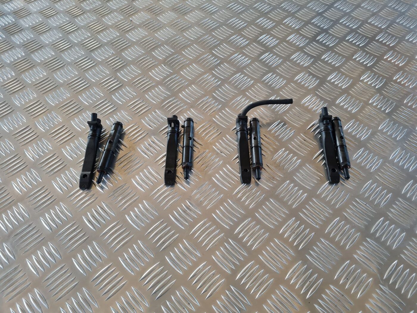 Degvielas smidzinātājs priekš SAAB 9-5 1999 1 Degvielas smidzinātājs priekš SAAB 9-5 1999