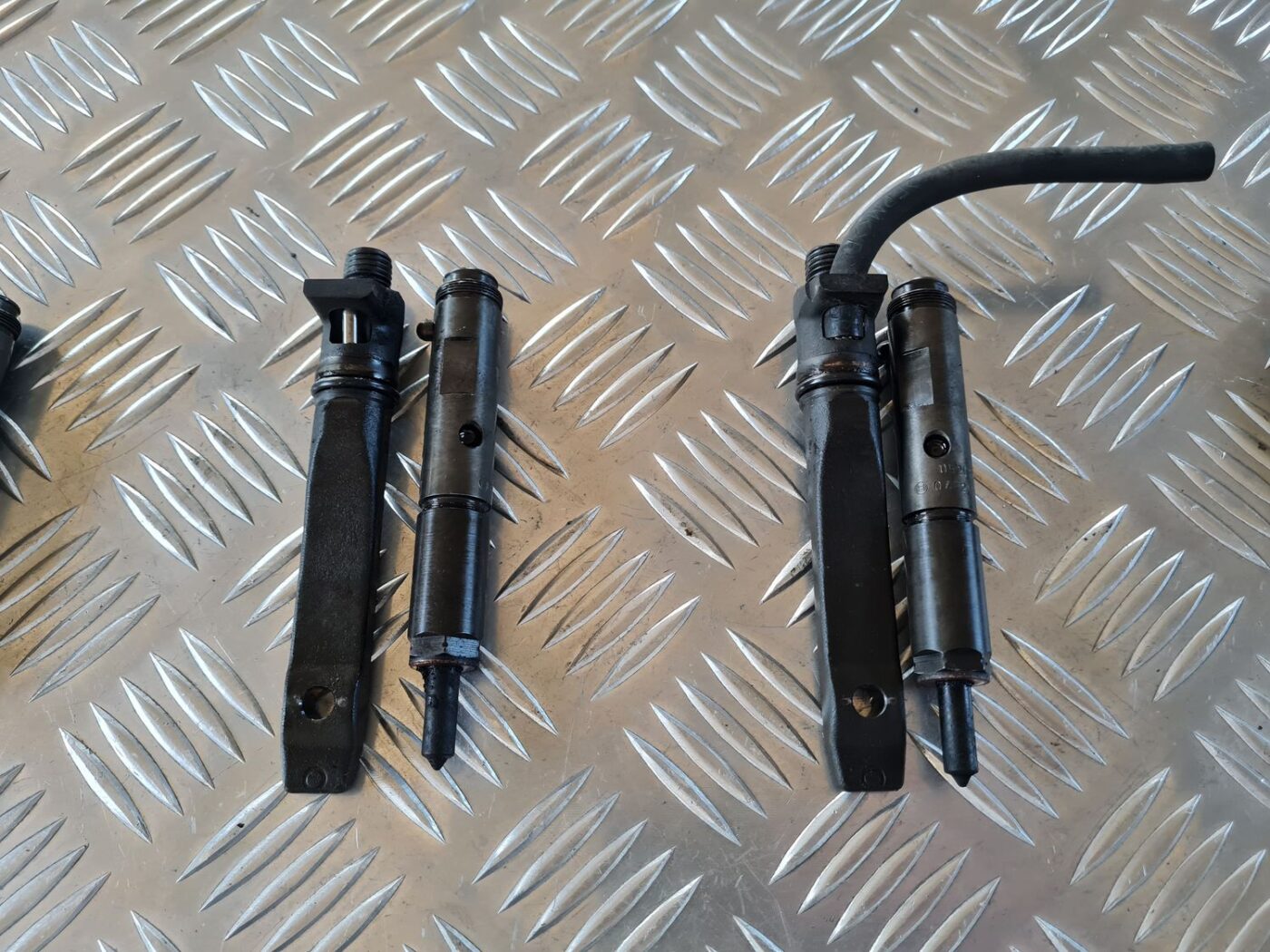 Degvielas smidzinātājs priekš SAAB 9-5 1999 8 Degvielas smidzinātājs priekš SAAB 9-5 1999