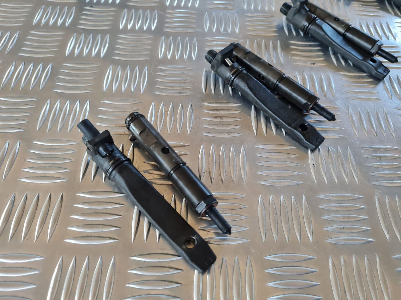 Degvielas smidzinātājs priekš SAAB 9-5 1999 6 Degvielas smidzinātājs priekš SAAB 9-5 1999