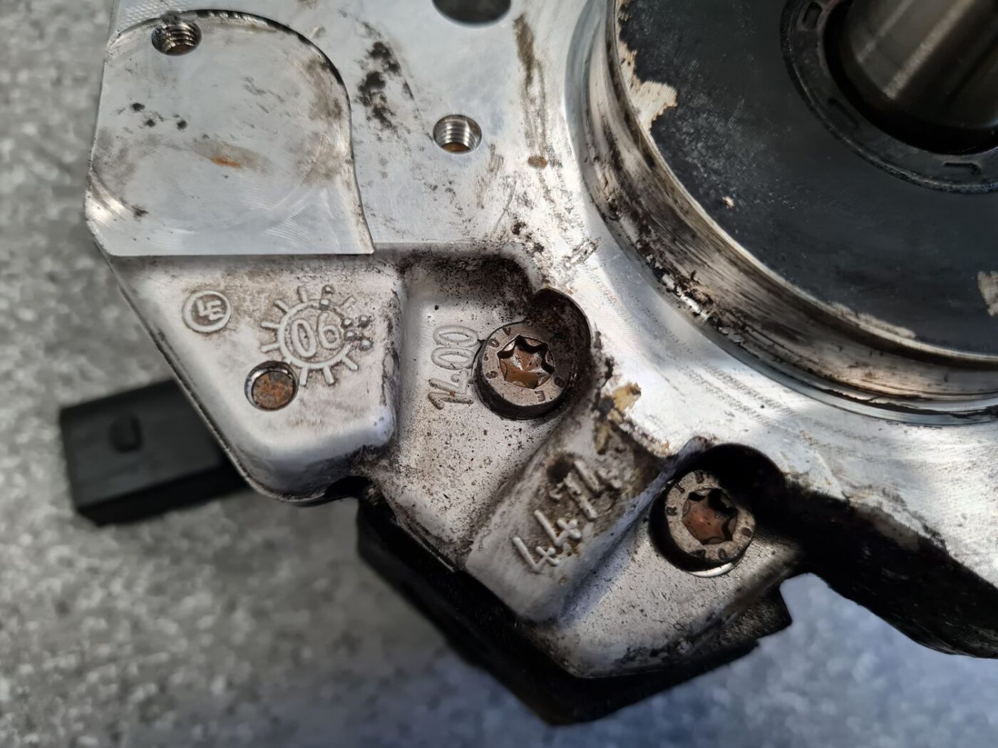 Augstspiediena degvielas sūknis priekš BMW 520D E60 2006 ENG. 11 Augstspiediena degvielas sūknis priekš BMW 520D E60 2006 ENG.