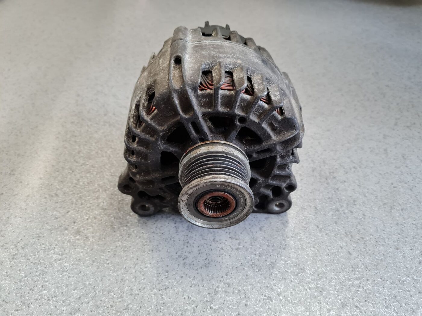 Ģenerators priekš VW GOLF 2014 2 Ģenerators priekš VW GOLF 2014