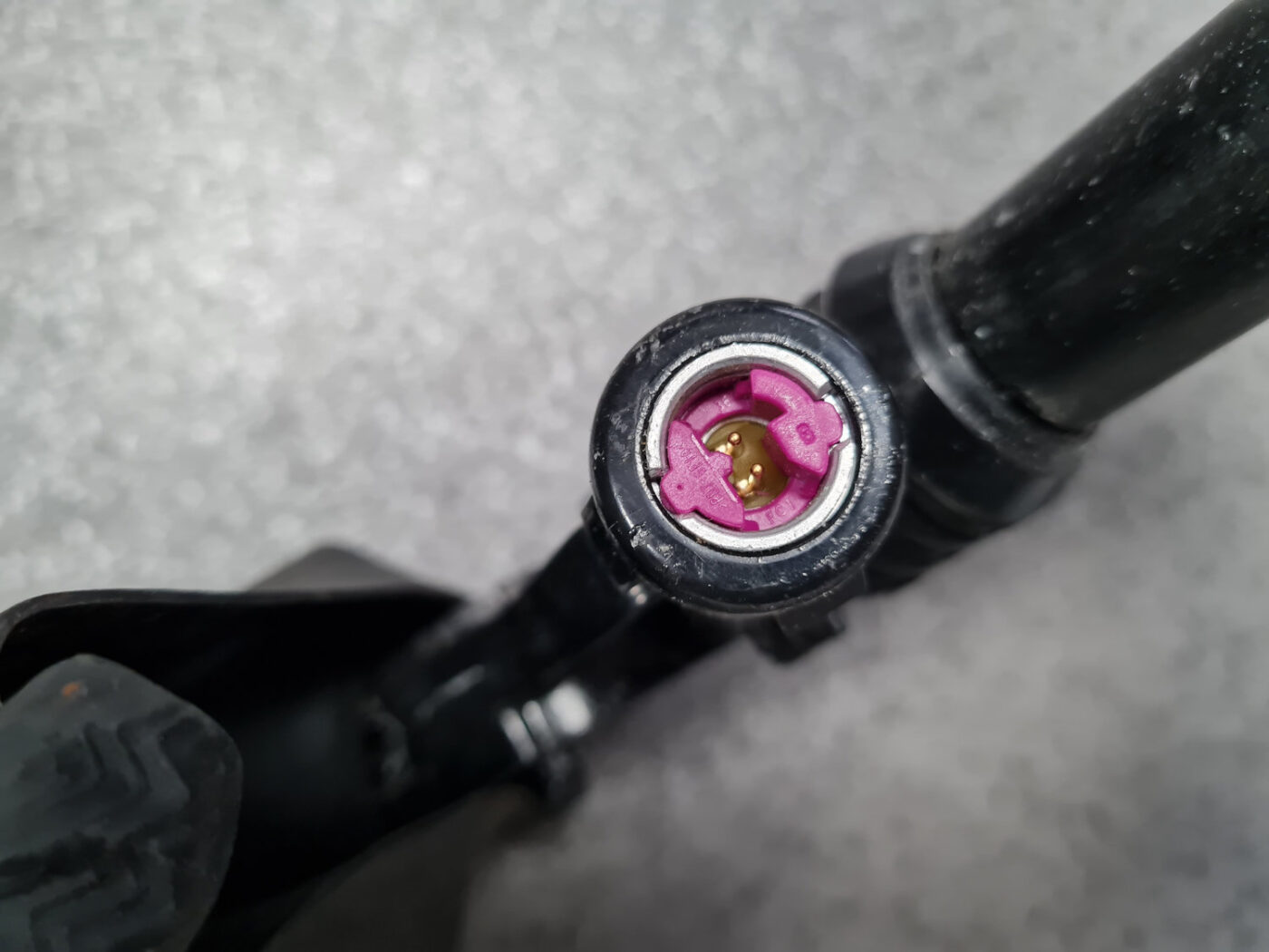 Priekšējā kreisā drošības josta priekš VOLVO V60 2012 8 Priekšējā kreisā drošības josta priekš VOLVO V60 2012