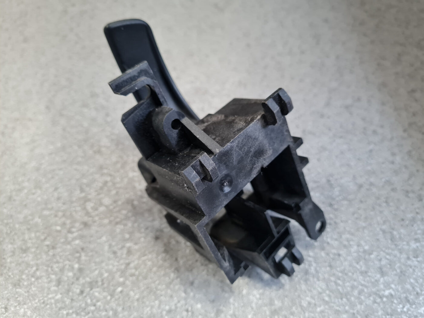 Salona durvju rokturis, priekšējais labais priekš NISSAN PATHFINDER 2006 6 Salona durvju rokturis, priekšējais labais priekš NISSAN PATHFINDER 2006