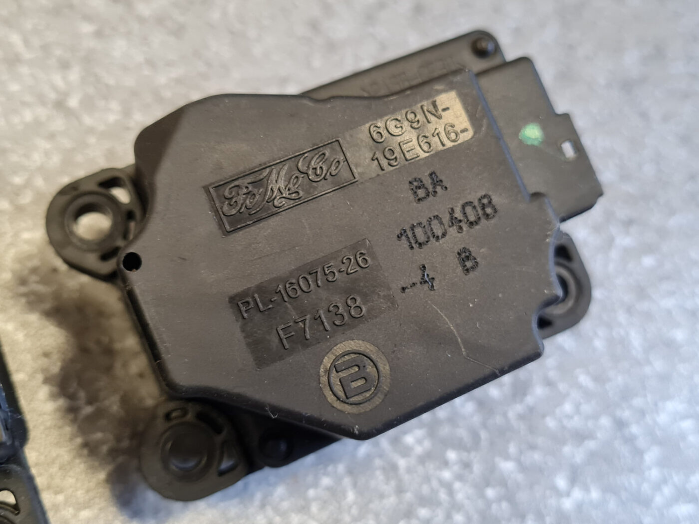 Apsildes sistēmas aktuators priekš VOLVO V70 2010 5 Apsildes sistēmas aktuators priekš VOLVO V70 2010