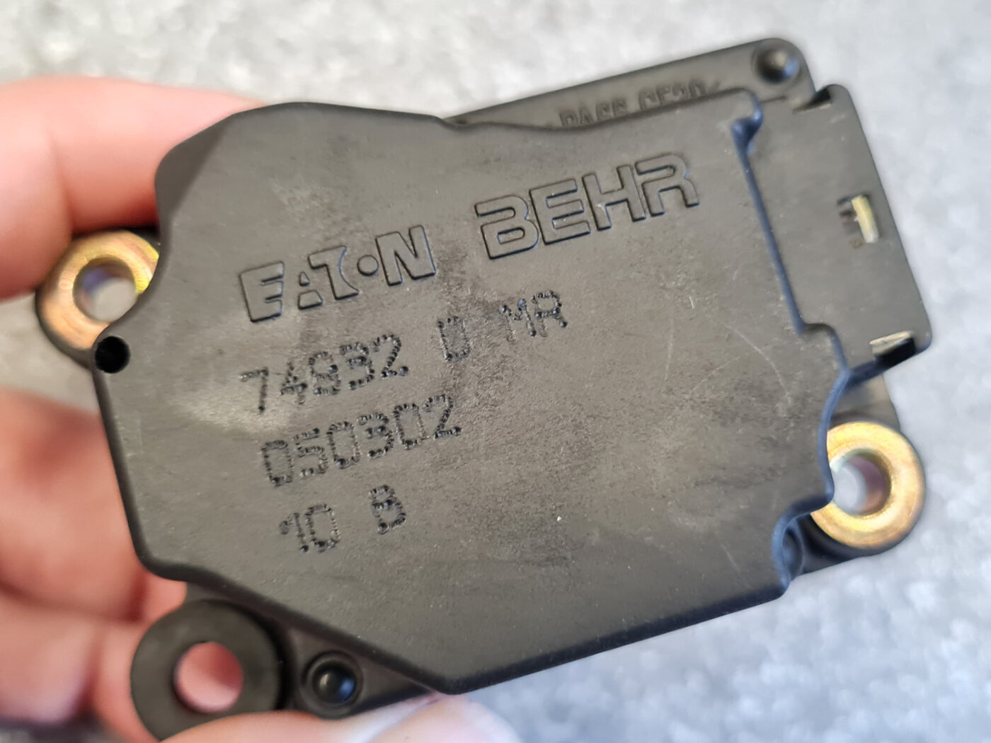 Apsildes sistēmas aktuators priekš VOLVO V70 2002 SILVER 2 Apsildes sistēmas aktuators priekš VOLVO V70 2002 SILVER